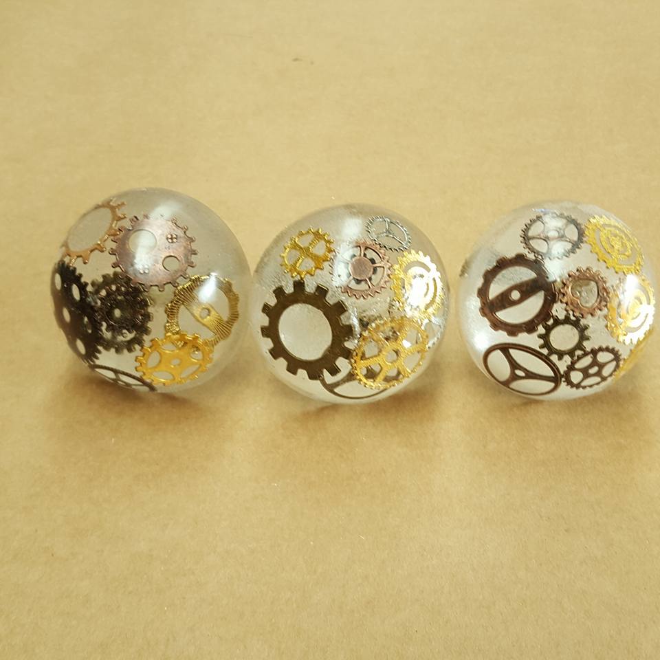 How to make Epoxy Resin Doorknobs (Steampunk)