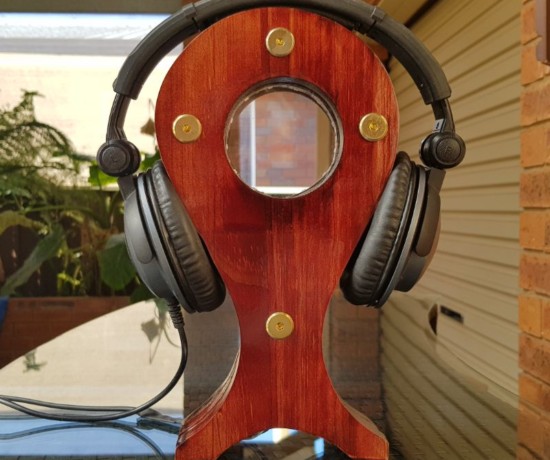 DIY headphone stand