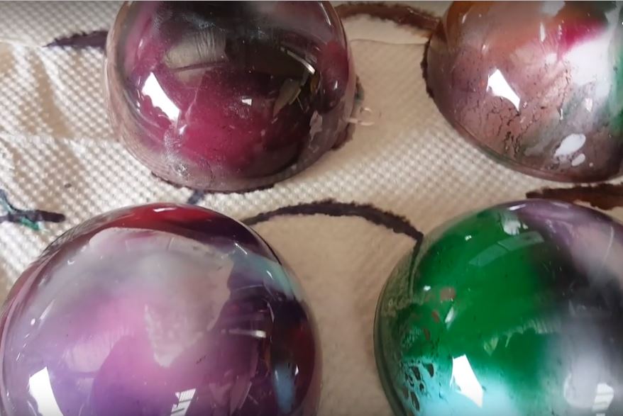 How to use Unicorn Spit and Metallic paint on Baubles