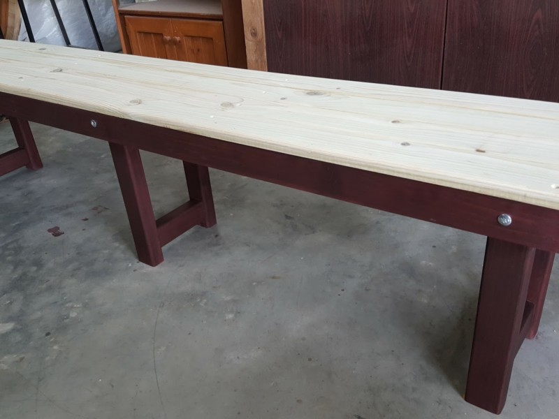 DIY wooden bench