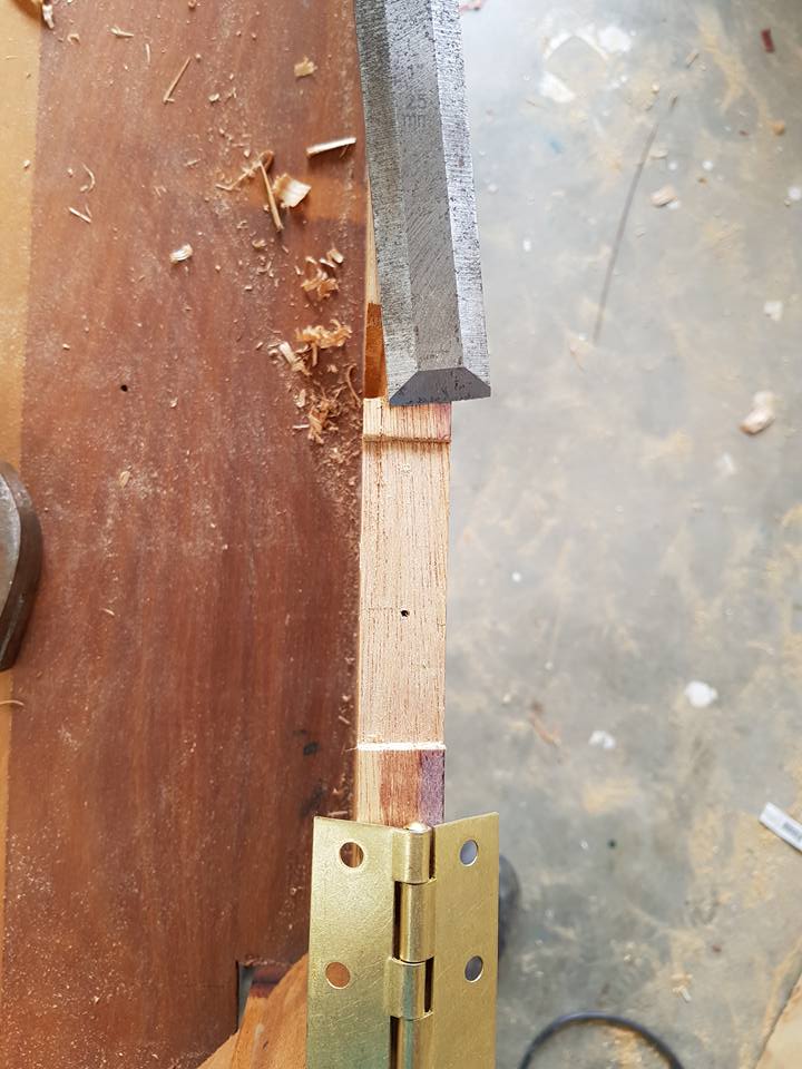 hinge recess in table