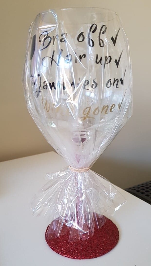 Custom Made Glitter Wine Glasses Using Cricut - Unique Creations