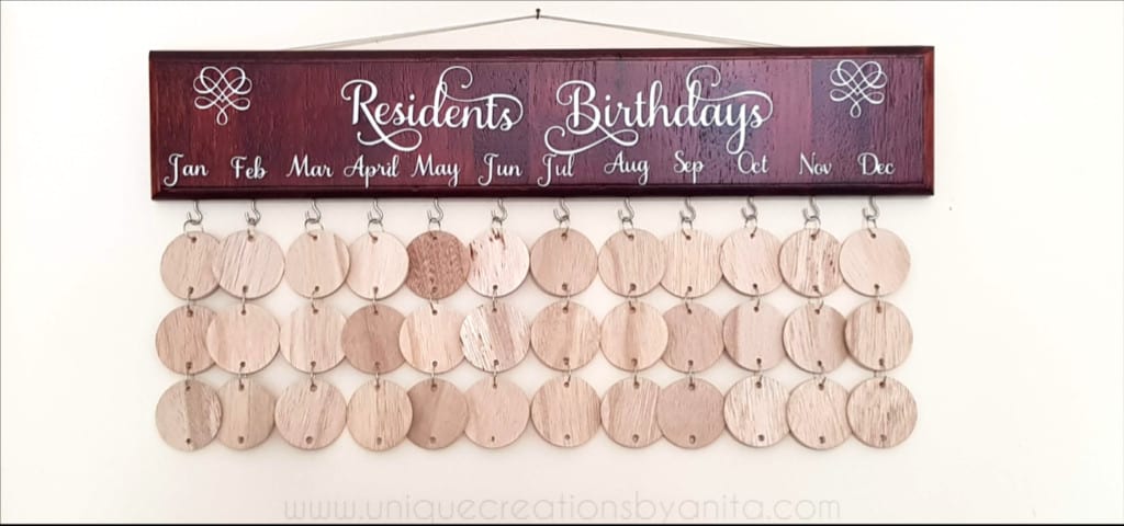 Wooden disc birthday calendar