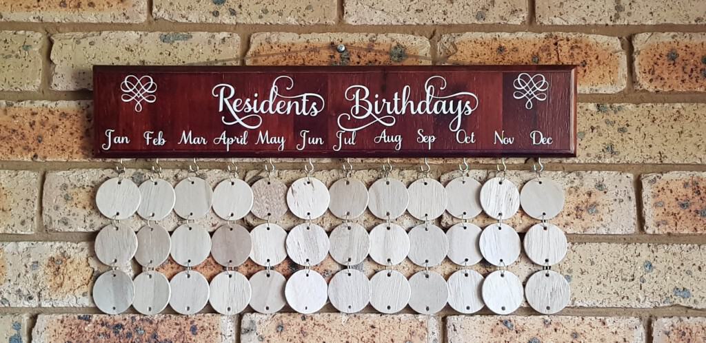 Wooden disc birthday calendar