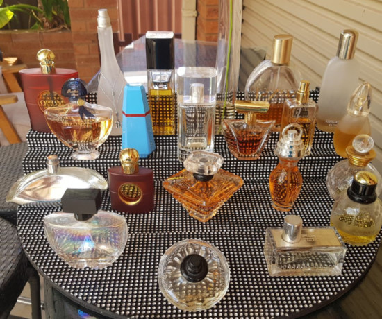 How to make a perfume display stand