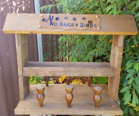 Pallet bird feeder