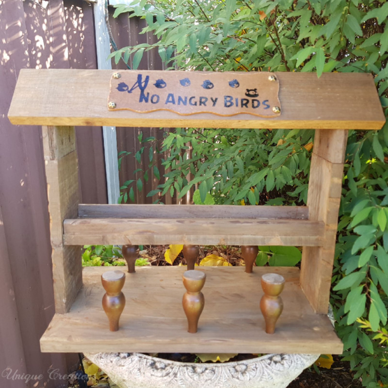 Pallet bird feeder