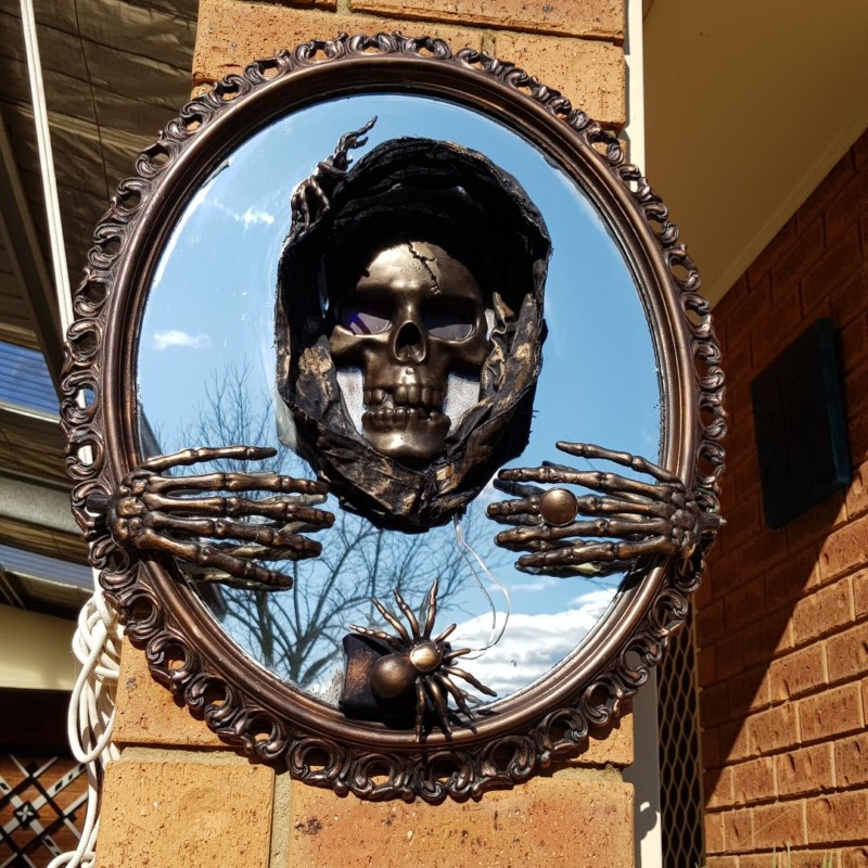 3D Halloween mirror