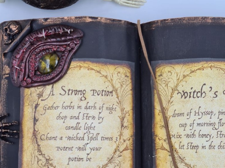 How to make a Spellbook - Unique Creations By Anita