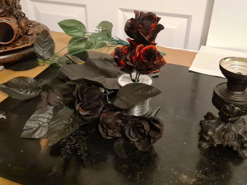 DIY Halloween table flowers