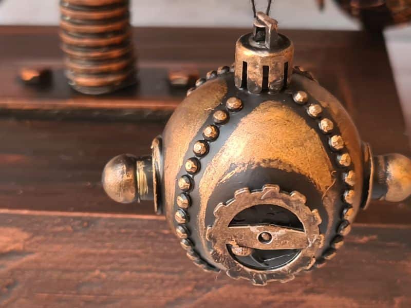 DIY steampunk bauble round