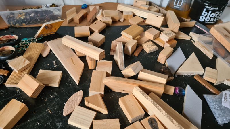 41 Scrap Wood Projects (for your leftover wood scraps)s - Songbird