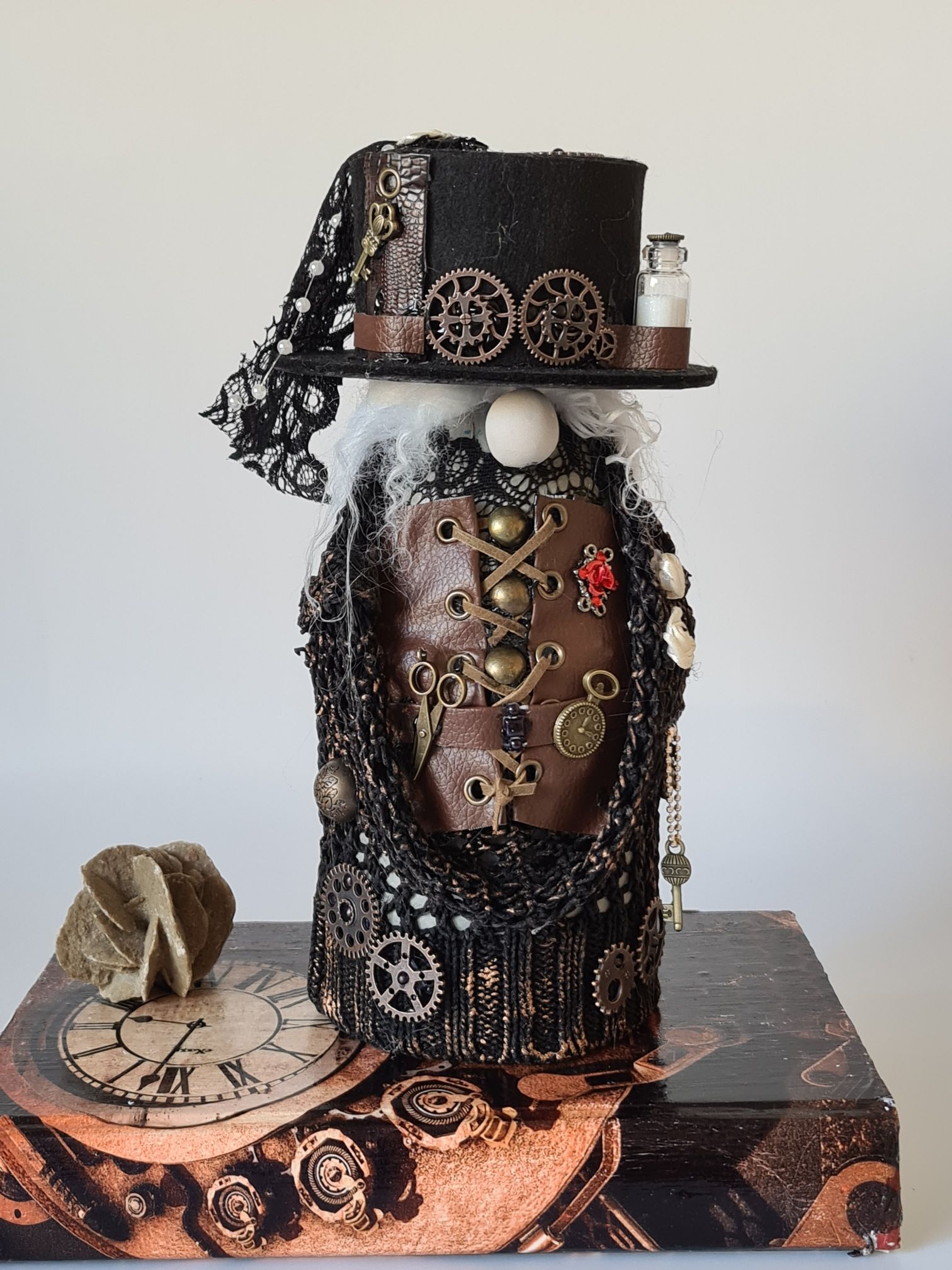 Handmade doorstop made using cement and decorated in a steampunk theme. #steampunk #cementcraft #doorstop