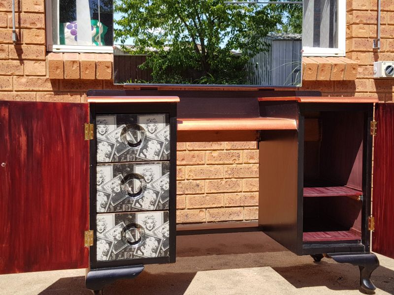 Old dressing table gets a Marilyn Monroe Decoupage makeover