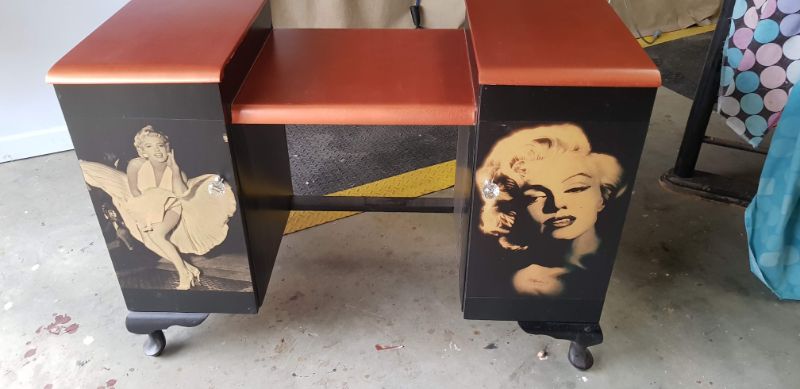 Old dressing table gets a Marilyn Monroe Decoupage makeover