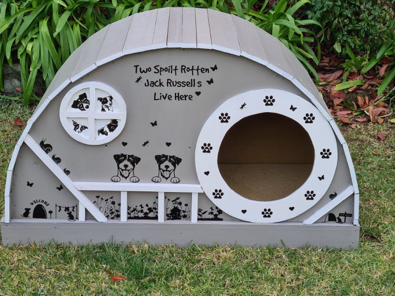 DIY wooden deluxe dog house