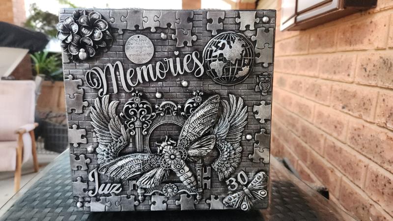 Memory box assemblage 