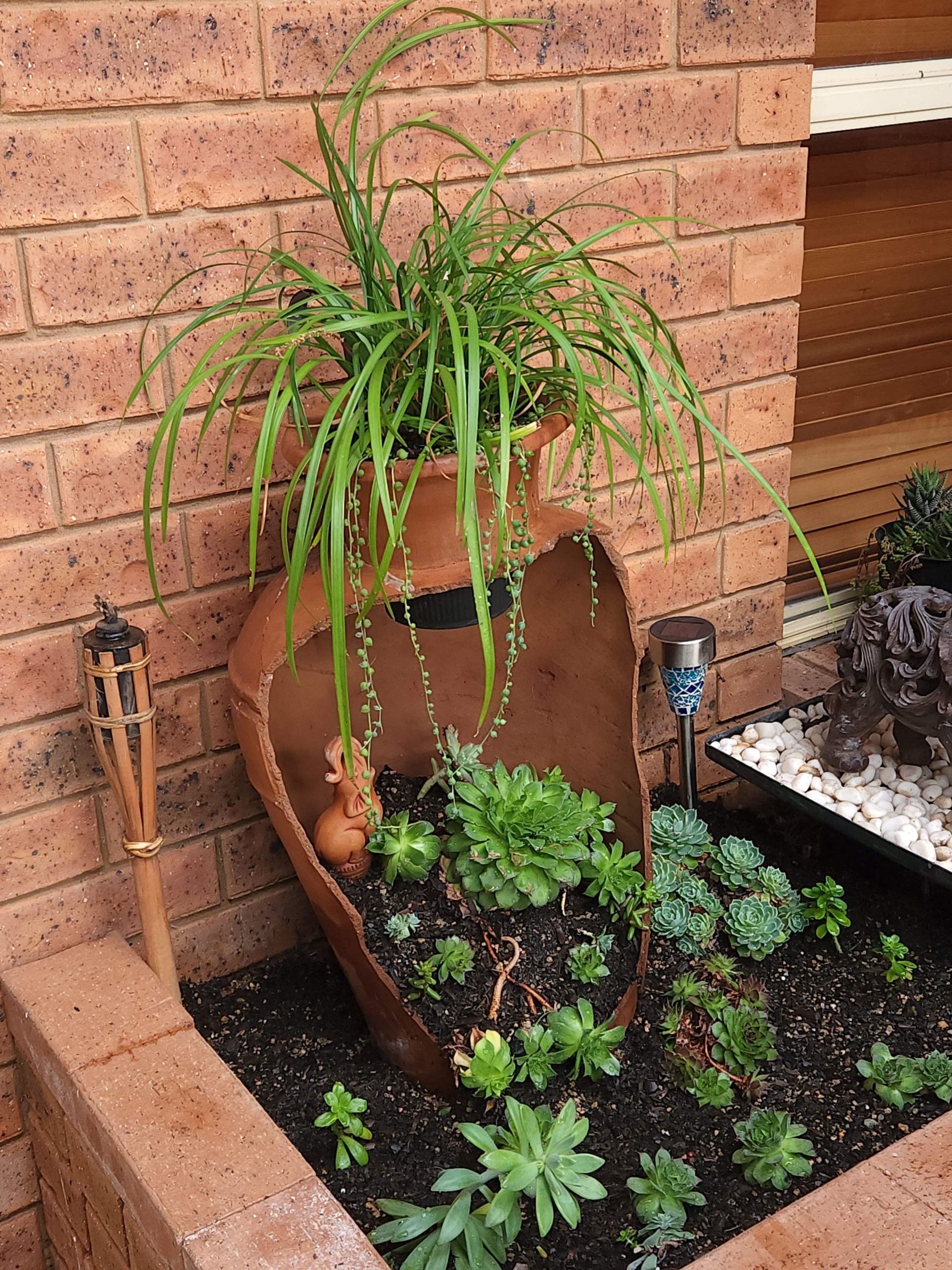 How to Repair Broken Terracotta Pots and Garden Features – Deep Green  Permaculture