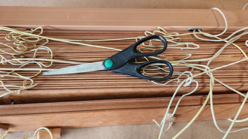 cutting strings on blinds