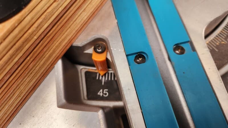 mitre saw set to 45 degrees