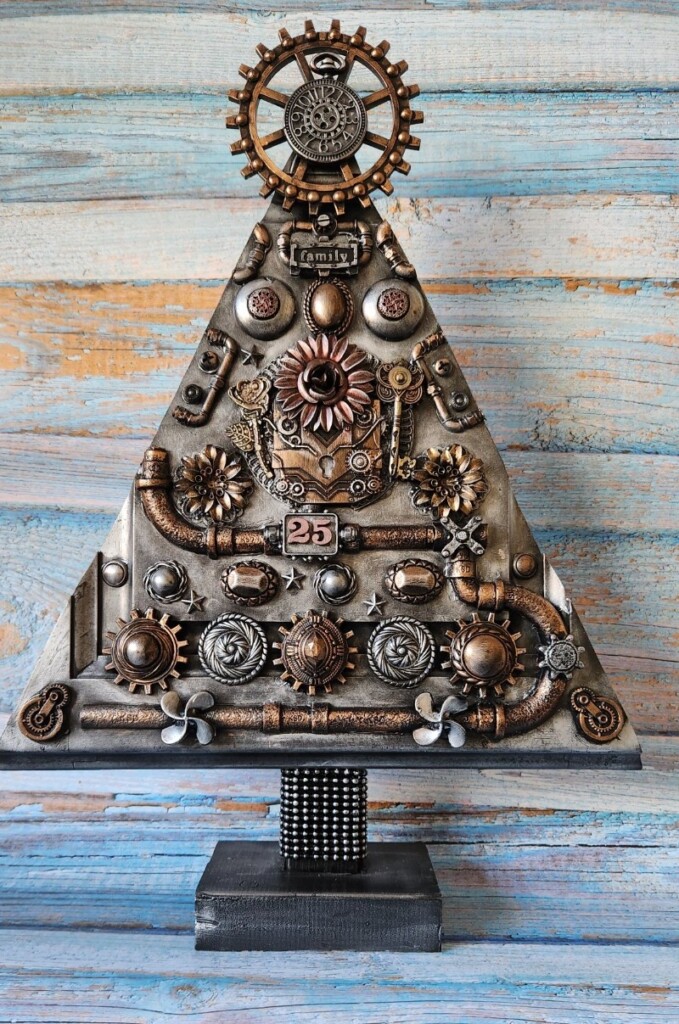 Wooden steampunk christmas tree using recycled items