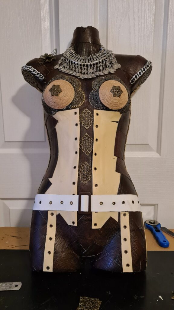 necklace and chain added to mannequin