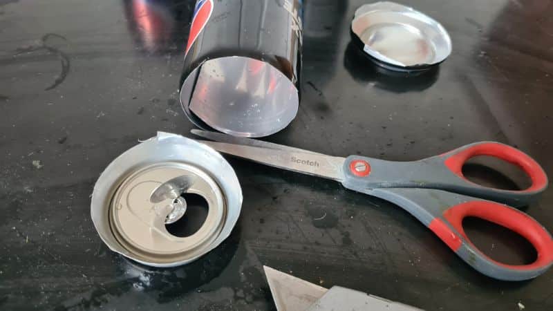 cut the top section of the can
