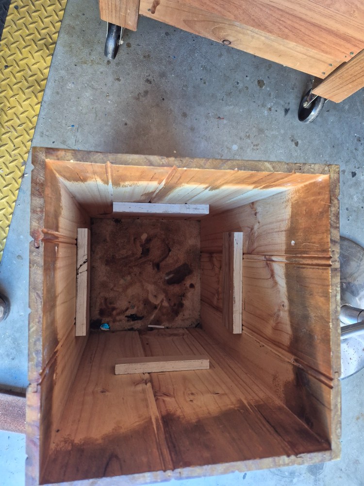 Add support inside the planter to support the base
